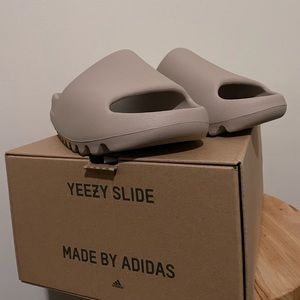 Adidas Yeezy Slides